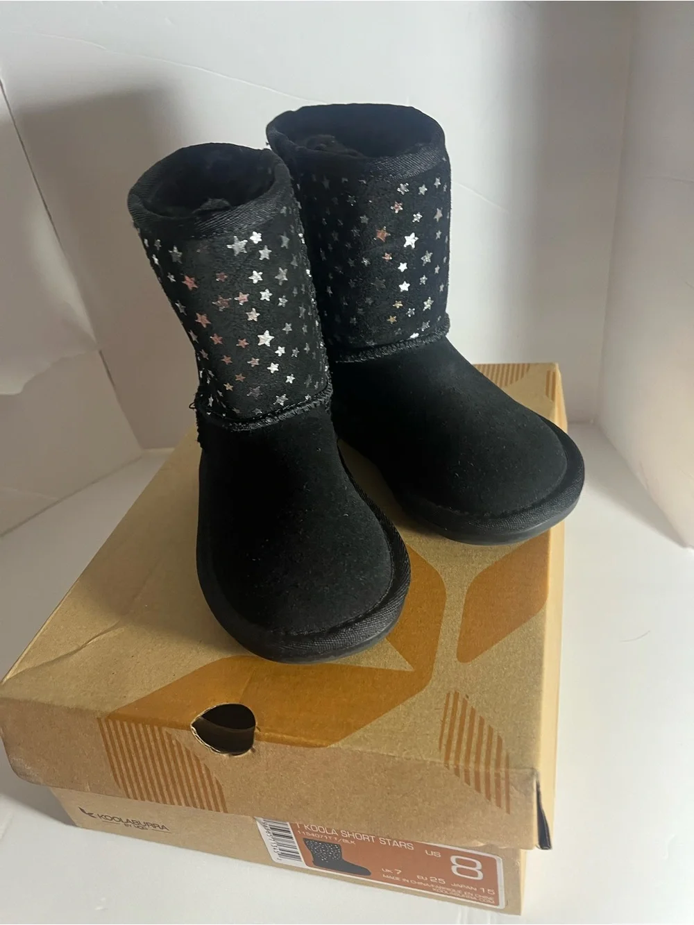 Koolaburra by UGG boots size 8 good condition